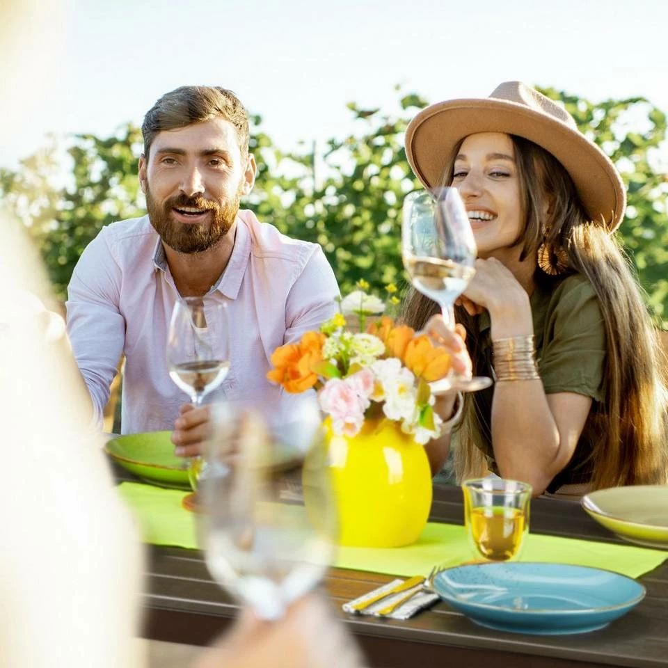 relaxdays Gartentisch »Rechteckiger Gartentisch Holzoptik« – Bild 3