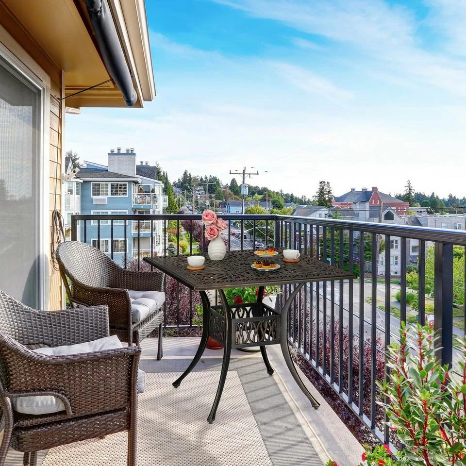 relaxdays Gartentisch »Eckiger Gartentisch mit Schirmloch«, Schwarz-Bronze – Bild 2